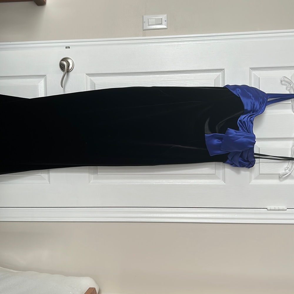Mother of the bride velvet with royal blue satin